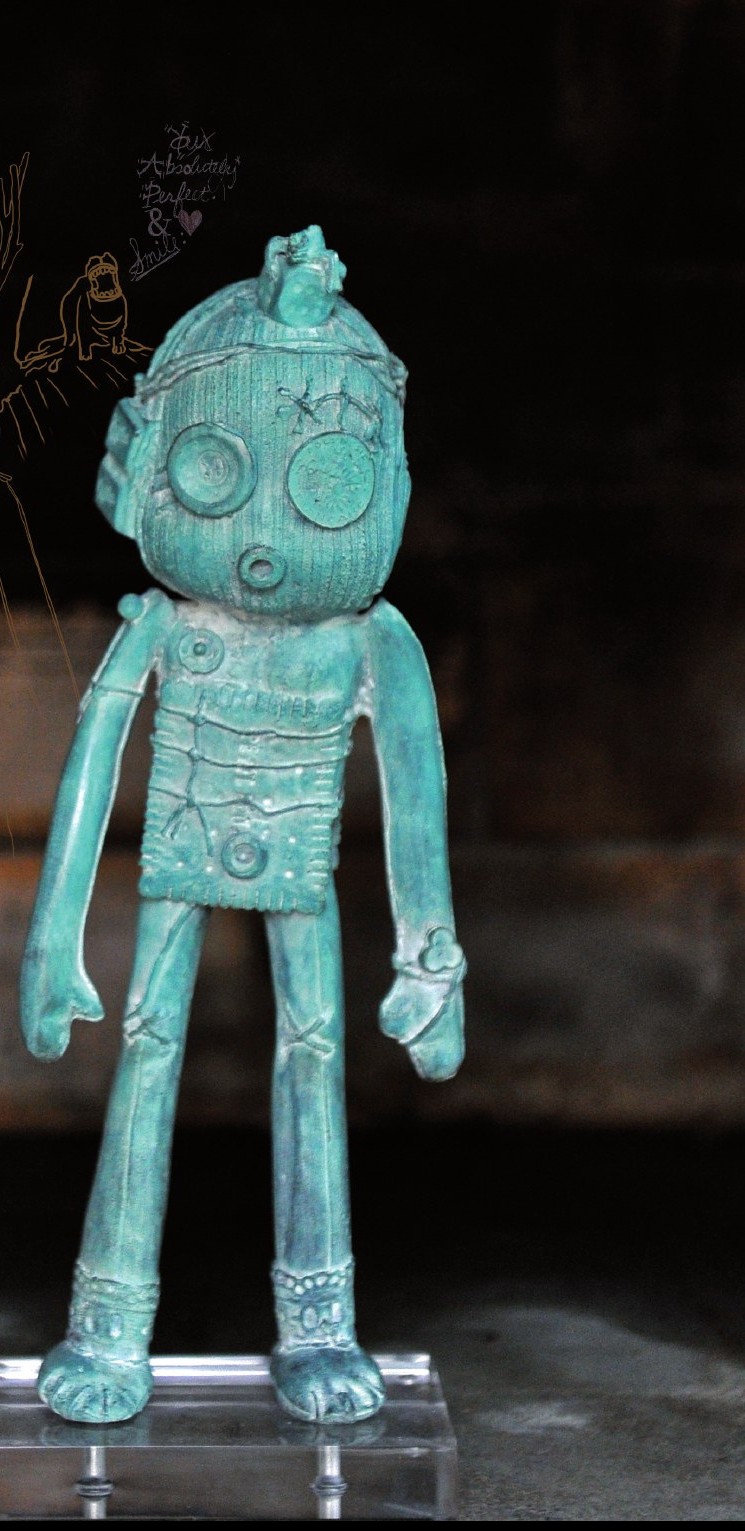Doodle en bronze patiné vert, poupée-fétiche de George Sculpteur