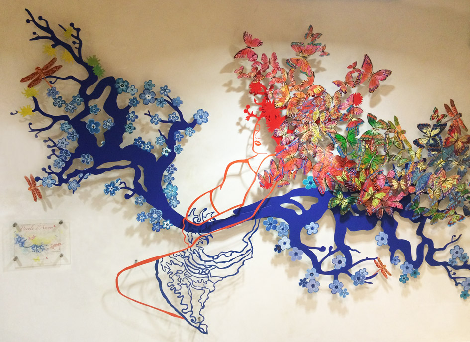 Natecia — fresco de acero recortado pintado, vista de conjunto, Maternidad de Lyon